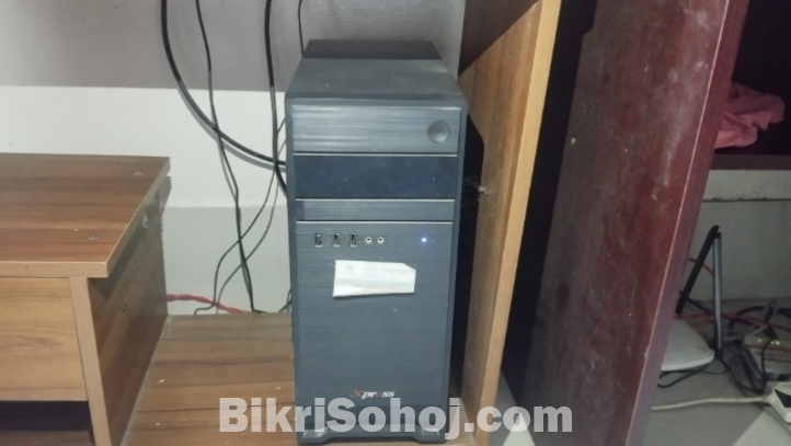 Core i3, 113 mb intel Graphic cards, 8GB Ram,112GB SSD